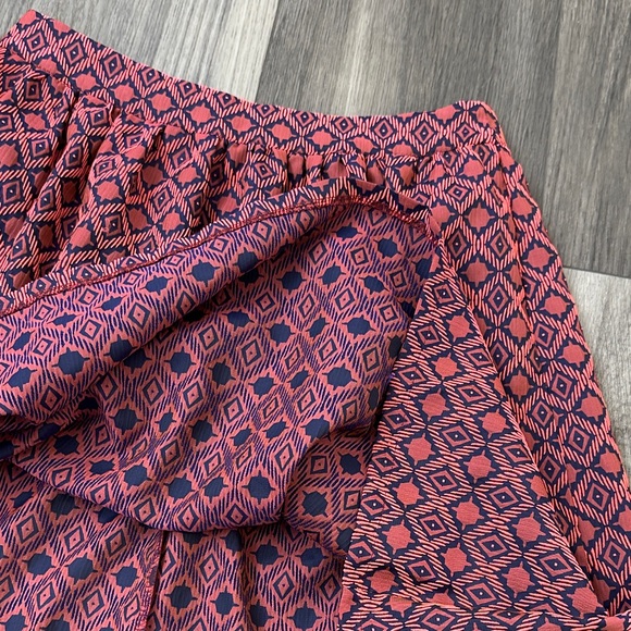 Geometric Patterned Pink Skirt - Picture 3 of 6